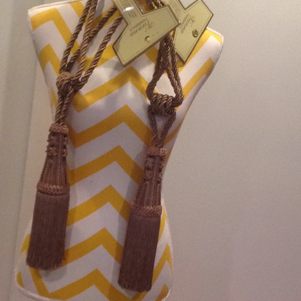 NWT rope made in India pair of curtain holders